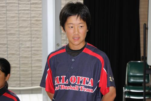 ２人は、それぞれが両中学校の軟式野球部の部員として活動しており、２年生ながらも中村選手は捕手として、後藤選手は内野手として、県選抜チームに選出されました