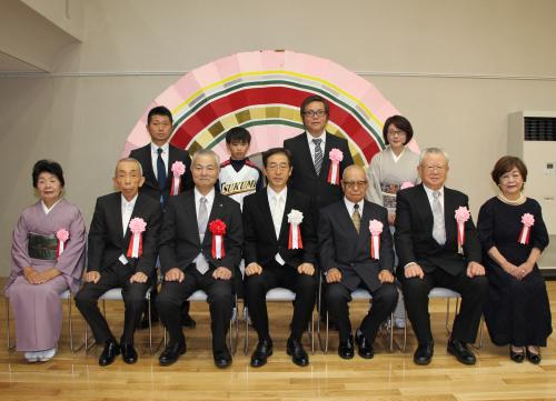１１月３日、市民会館において「令和元年度 津久見市文化の日功労者表彰式並びに感謝状贈呈式」が行われました