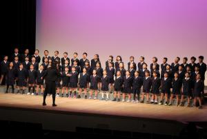 千怒小学校の演奏会の様子です