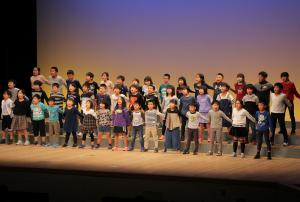 青江小学校の演奏会の様子です