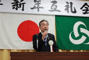 商工会議所の古手川保正会頭のあいさつの様子です