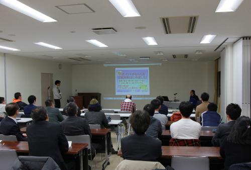 ２月６日、市民会館で、市内で活動するまちづくり団体等が集まり、各団体の事業説明や活動報告を行う「令和元年度 まちづくり推進事業・婚活サポート推進事業 活動報告会」が開催されました