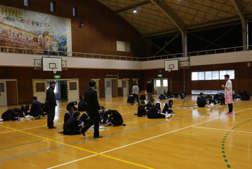 ふるさと教育での実験パフォーマンスの様子です