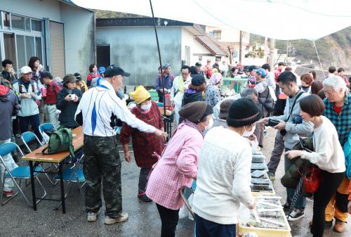 高浜地区では、地元の方がおもてなしをしてくれました