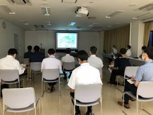 説明会の様子(1)