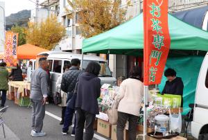 第4回つくみ軽トラ市の様子です