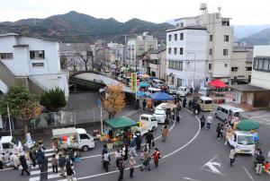 第4回つくみ軽トラ市の様子です