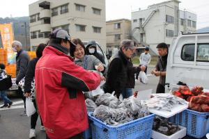 第2回つくみ軽トラ市の様子です