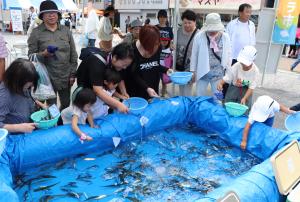 第3回つくみ軽トラ市の様子です