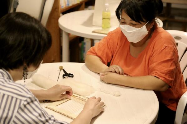 糸紡ぎとプチ織り体験